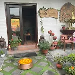 The Malla Hotel - Thamel, 2 Km To Swayambhunath Temple