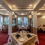The Malla Hotel - Thamel, 2 Km To Swayambhunath Temple