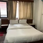Hotel Earth House