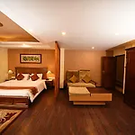 Dom Himalaya Hotel