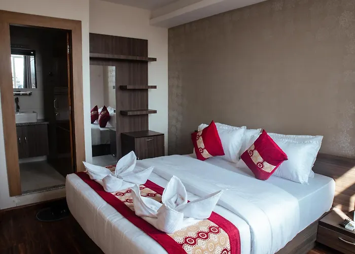 Kusum Airport Hotel