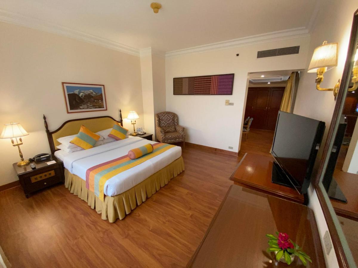 The Everest Hotel 5*