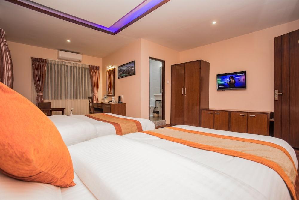 Aryatara Hotel