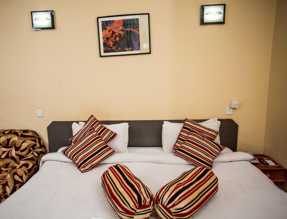 Hotel Crown Plaza 3*