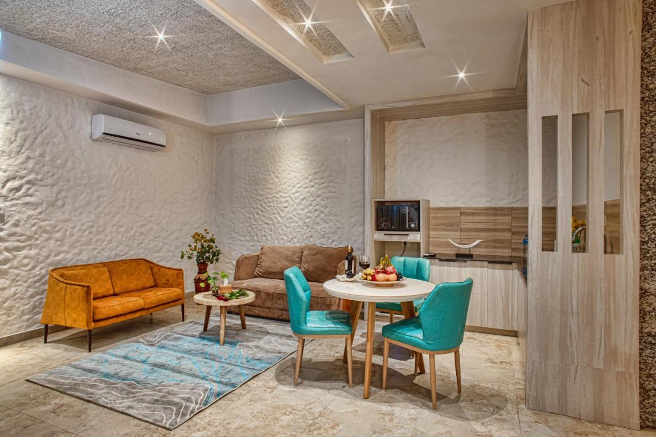 Arushi Boutique Hotel