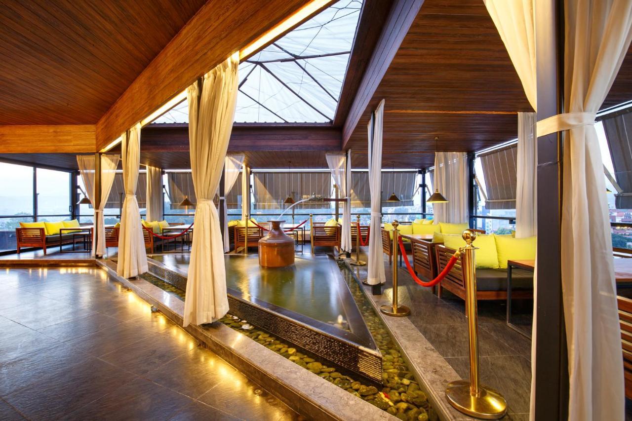 Ambassador By Ace Hotel 4*