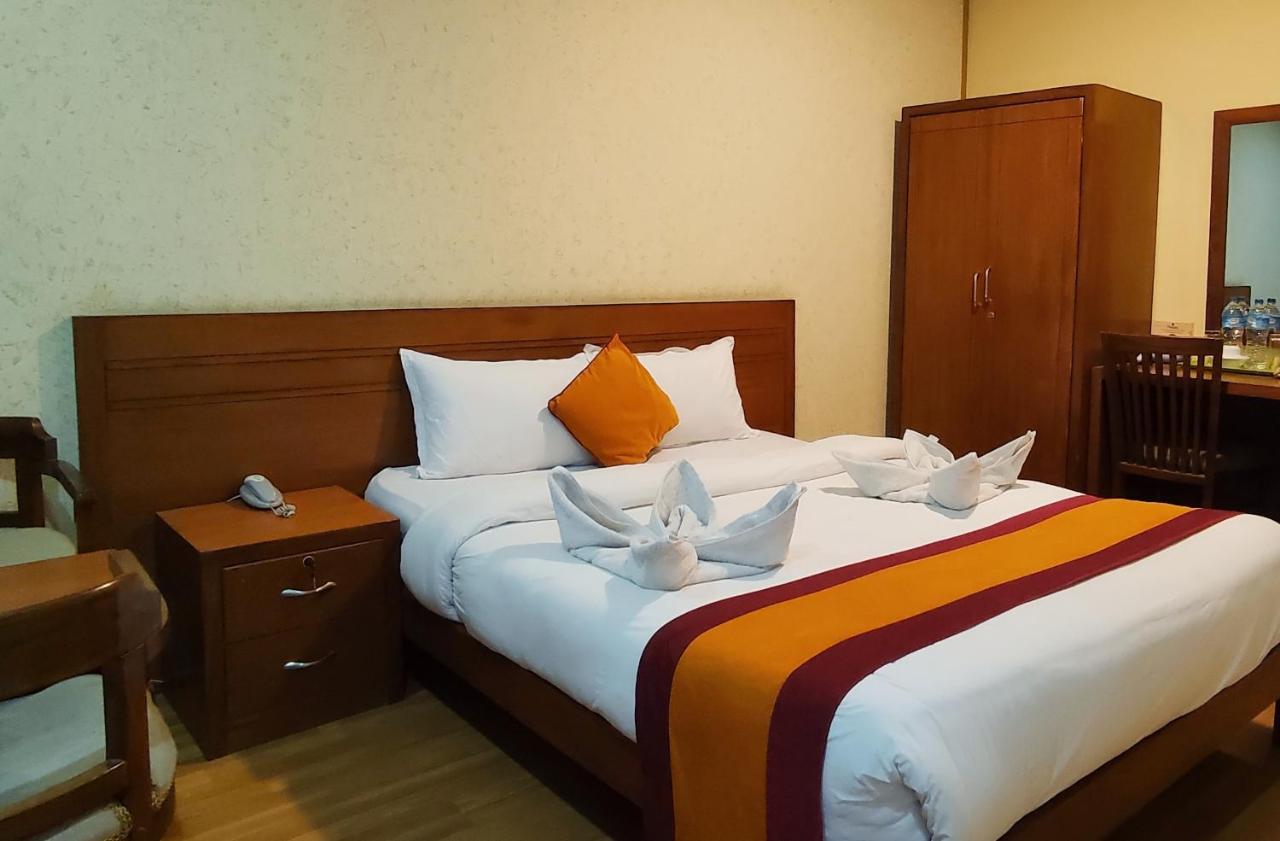 Royal Kings Hotel 3*
