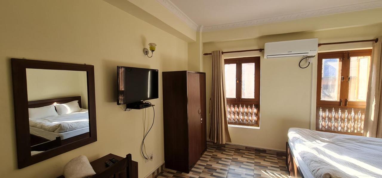 Pashupati View Hotel *