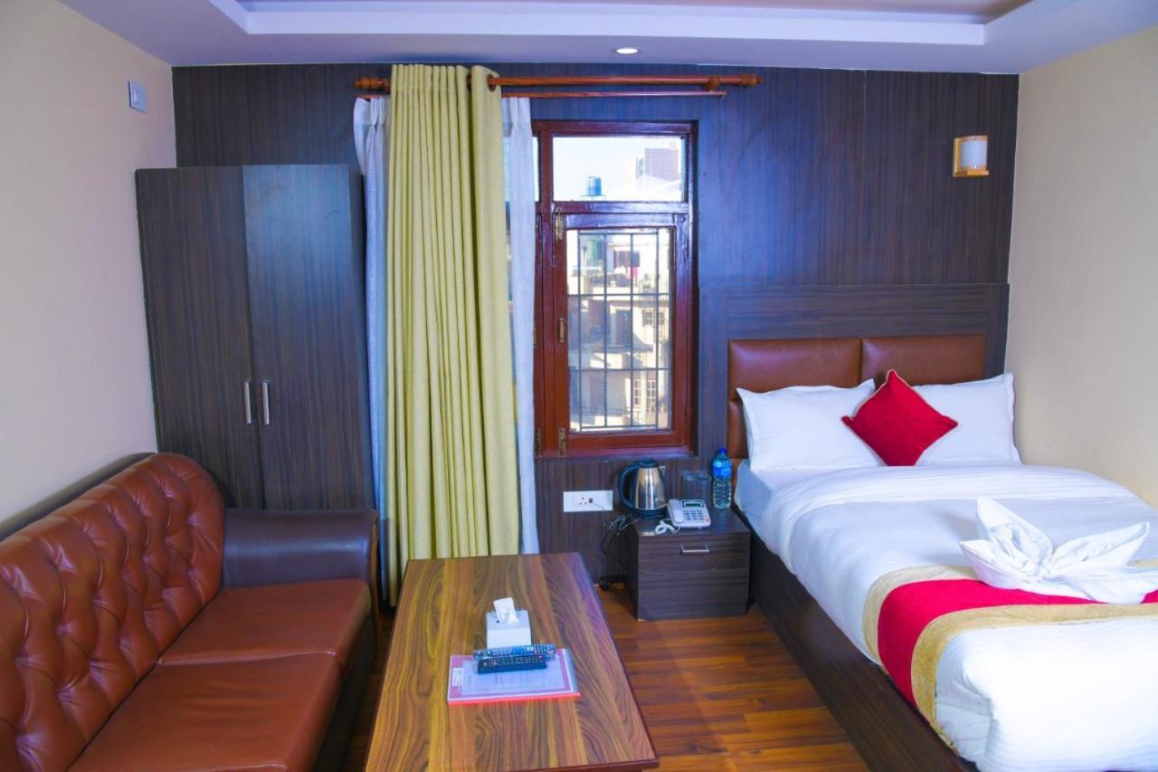 Airport Deepshree Hotel