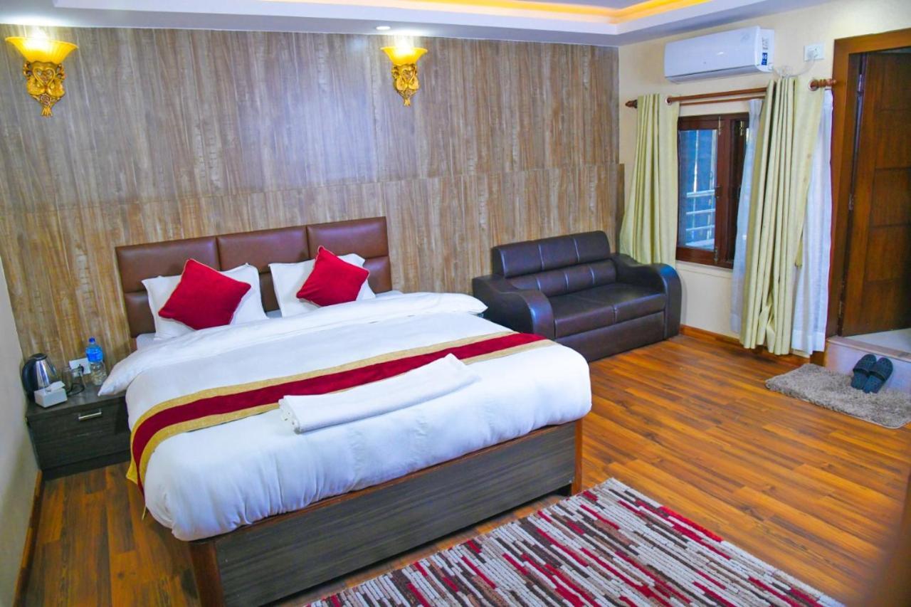 Airport Deepshree Hotel