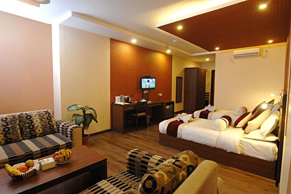 Hotel The Address