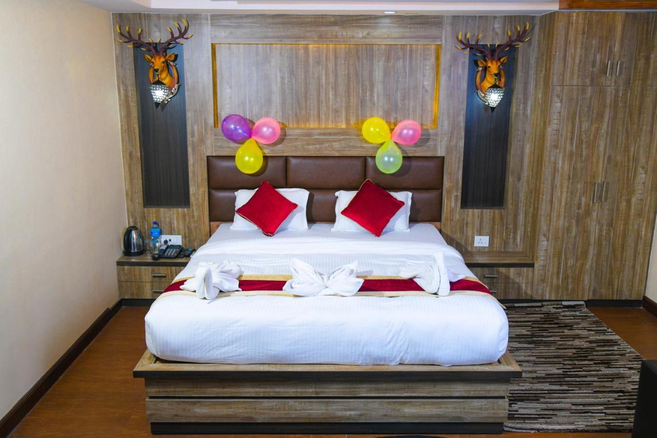Hotel Airport Deepshree *