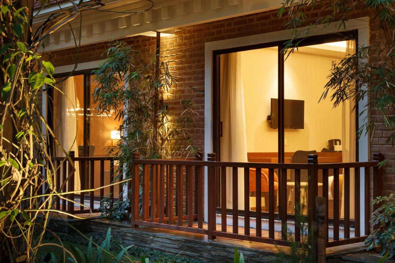 Thrive, A Tropical Courtyard 4*