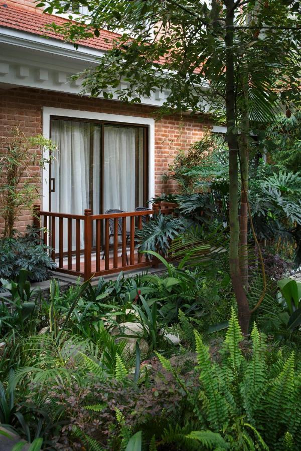 Thrive, A Tropical Courtyard Hotel