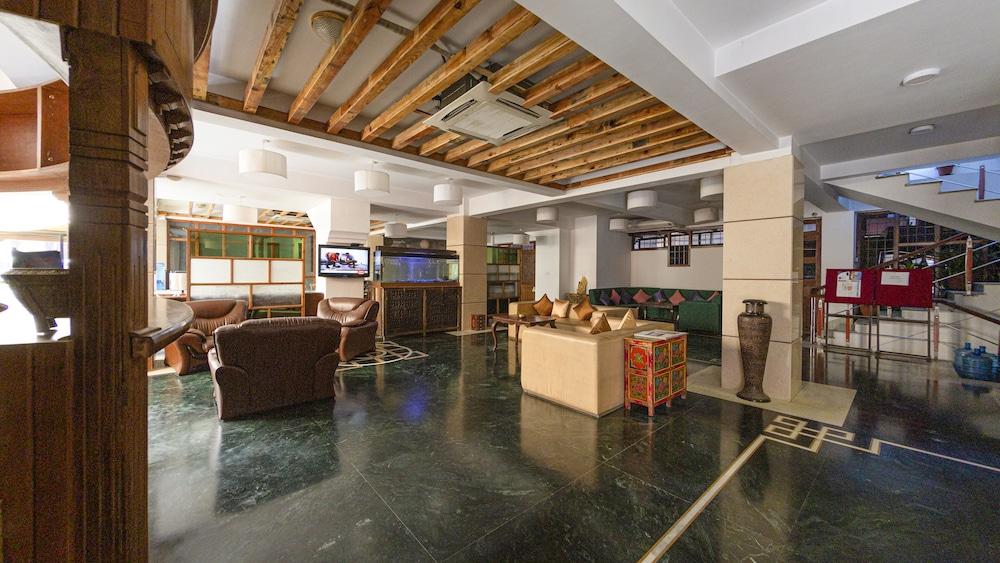 Holy Himalaya Hotel 3*