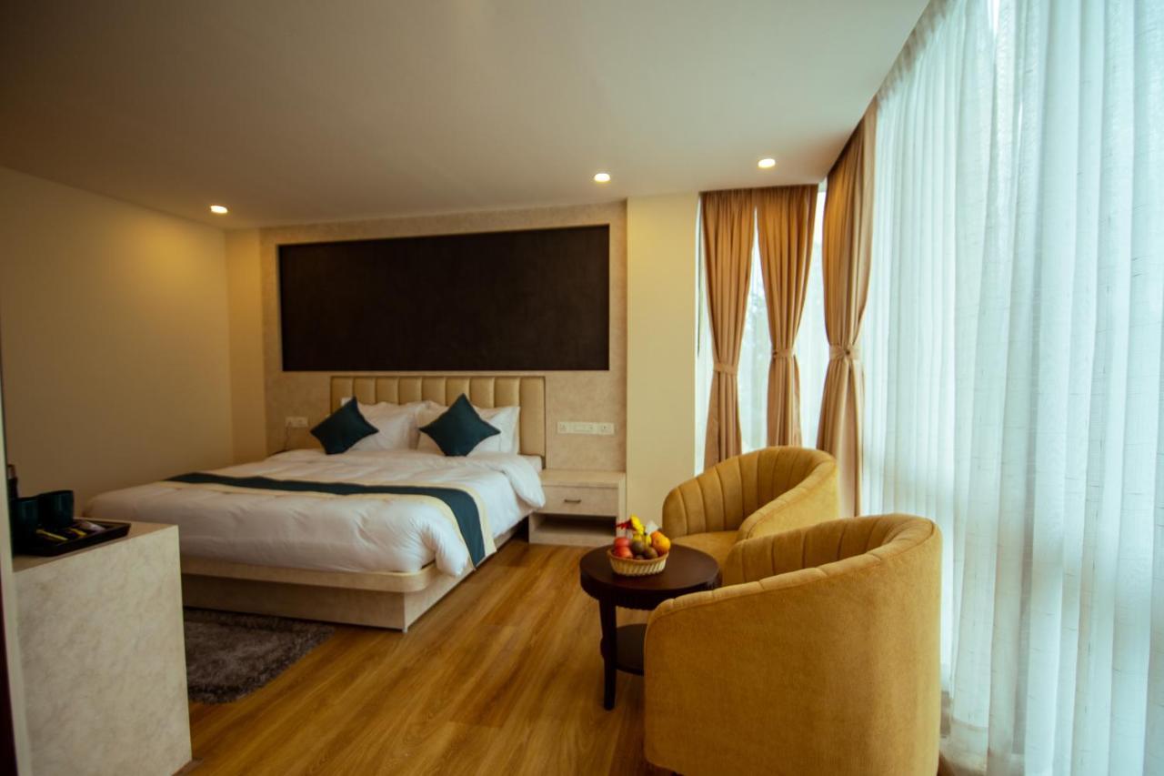 Hotel Black Diamond - Transit Point Inside