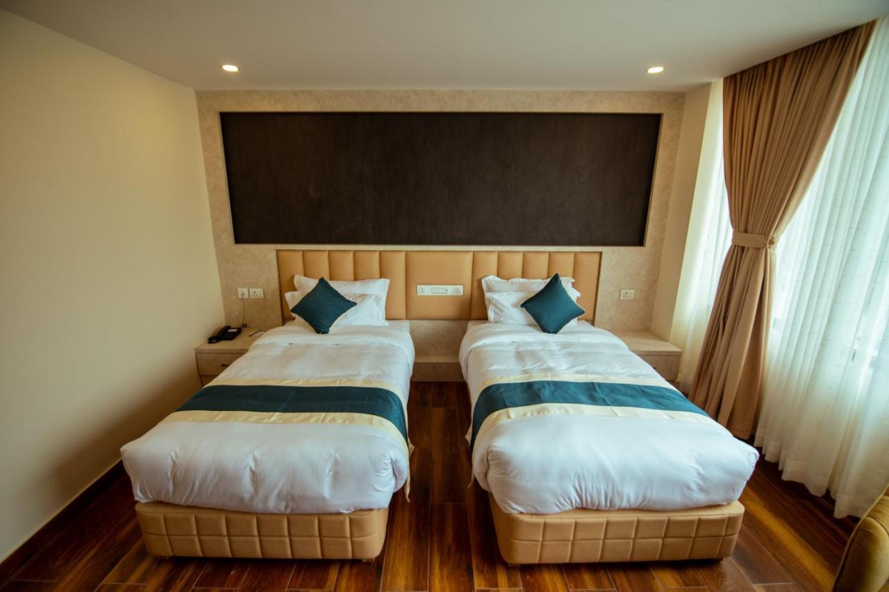 Hotel Black Diamond - Transit Point Inside