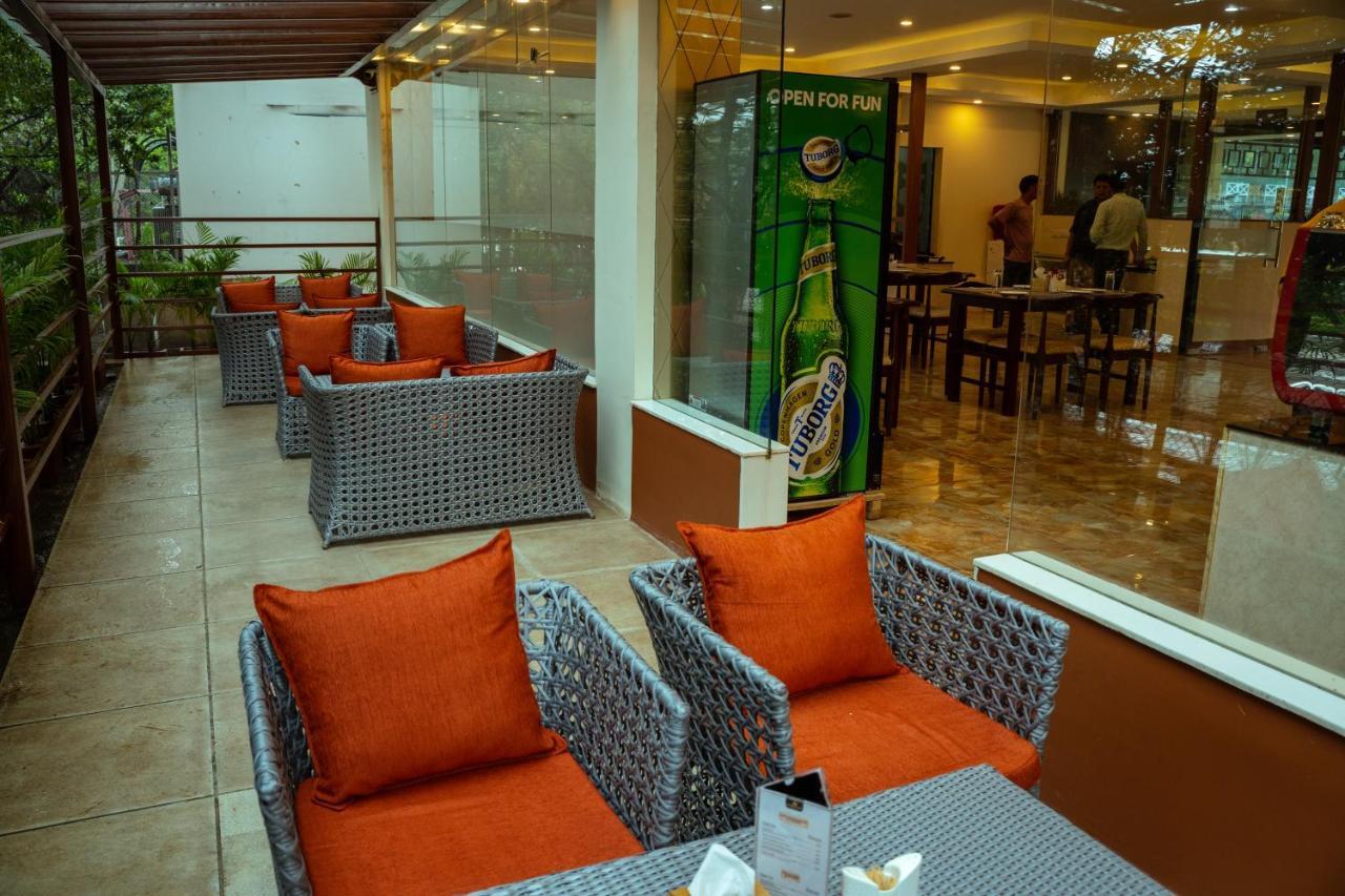 Hotel Black Diamond - Transit Point Inside