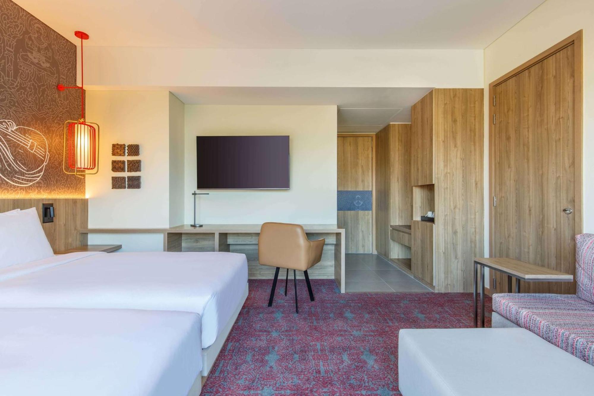 Hyatt Centric Soalteemode 5*