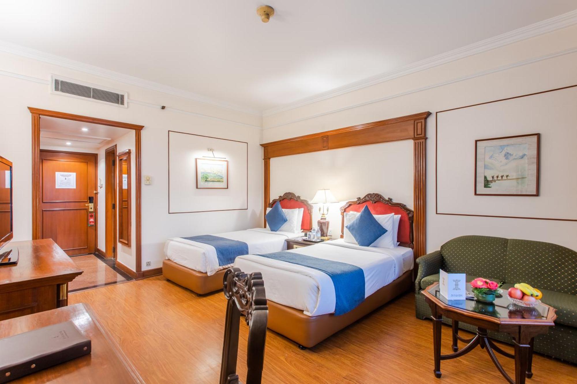 The Everest Hotel 5*