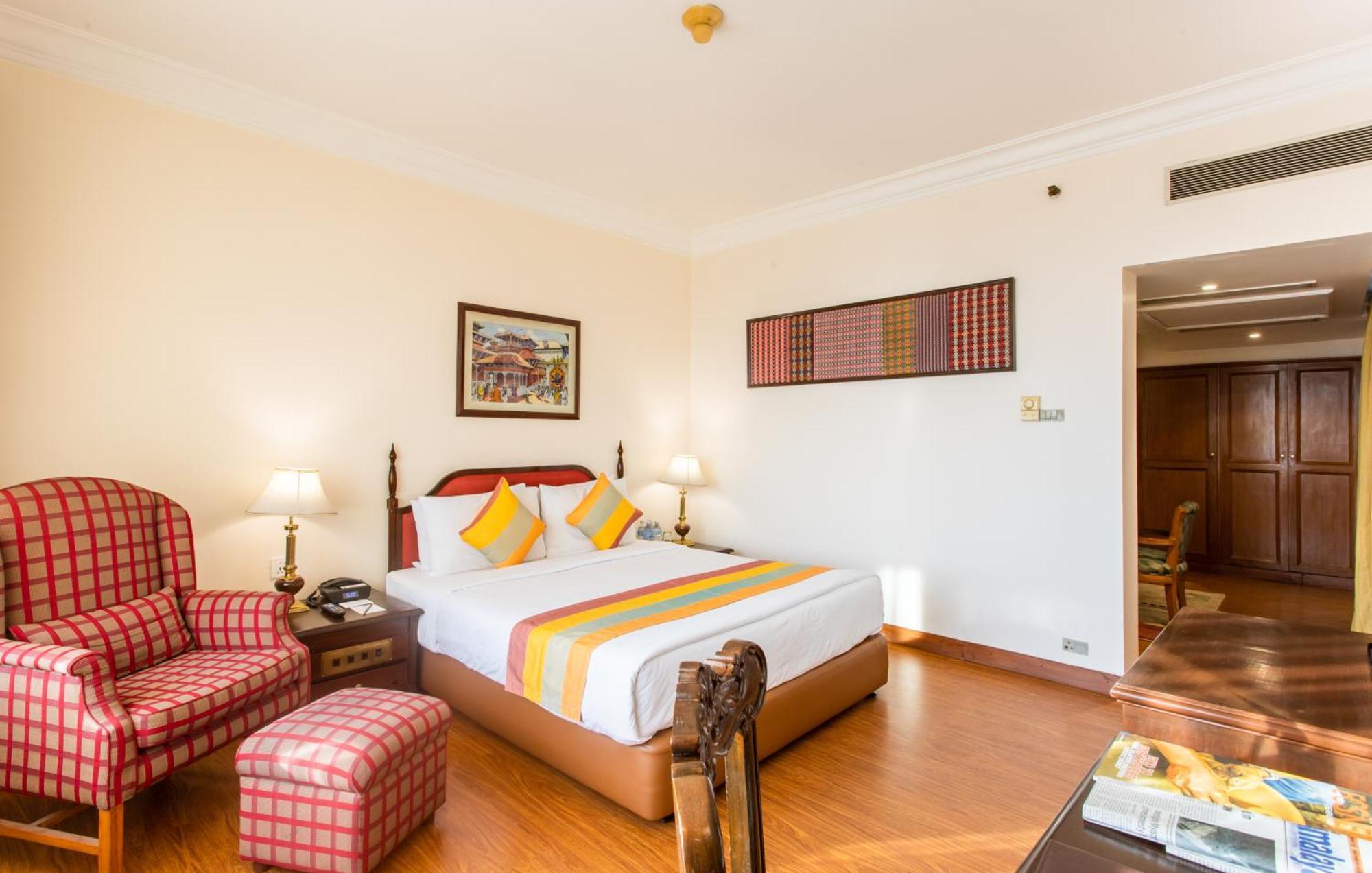 The Everest Hotel 5*