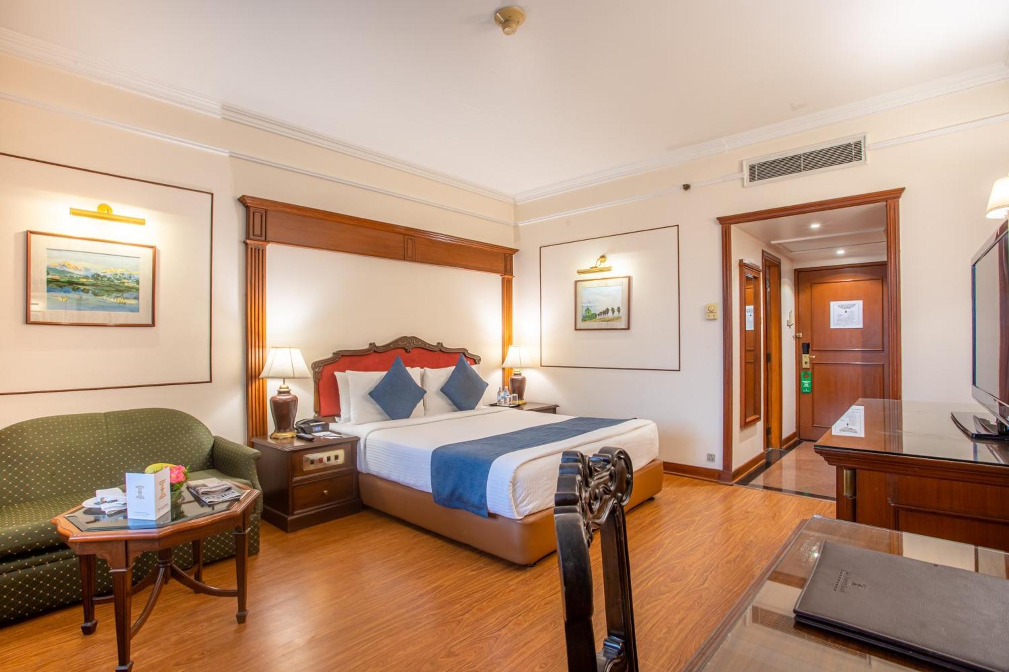 Hotel The Everest
