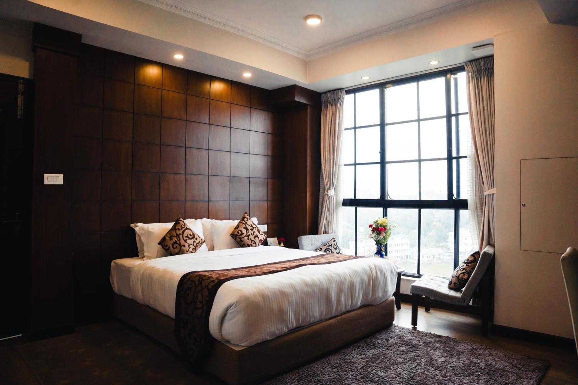 Maya Manor Boutique By Kgh Group