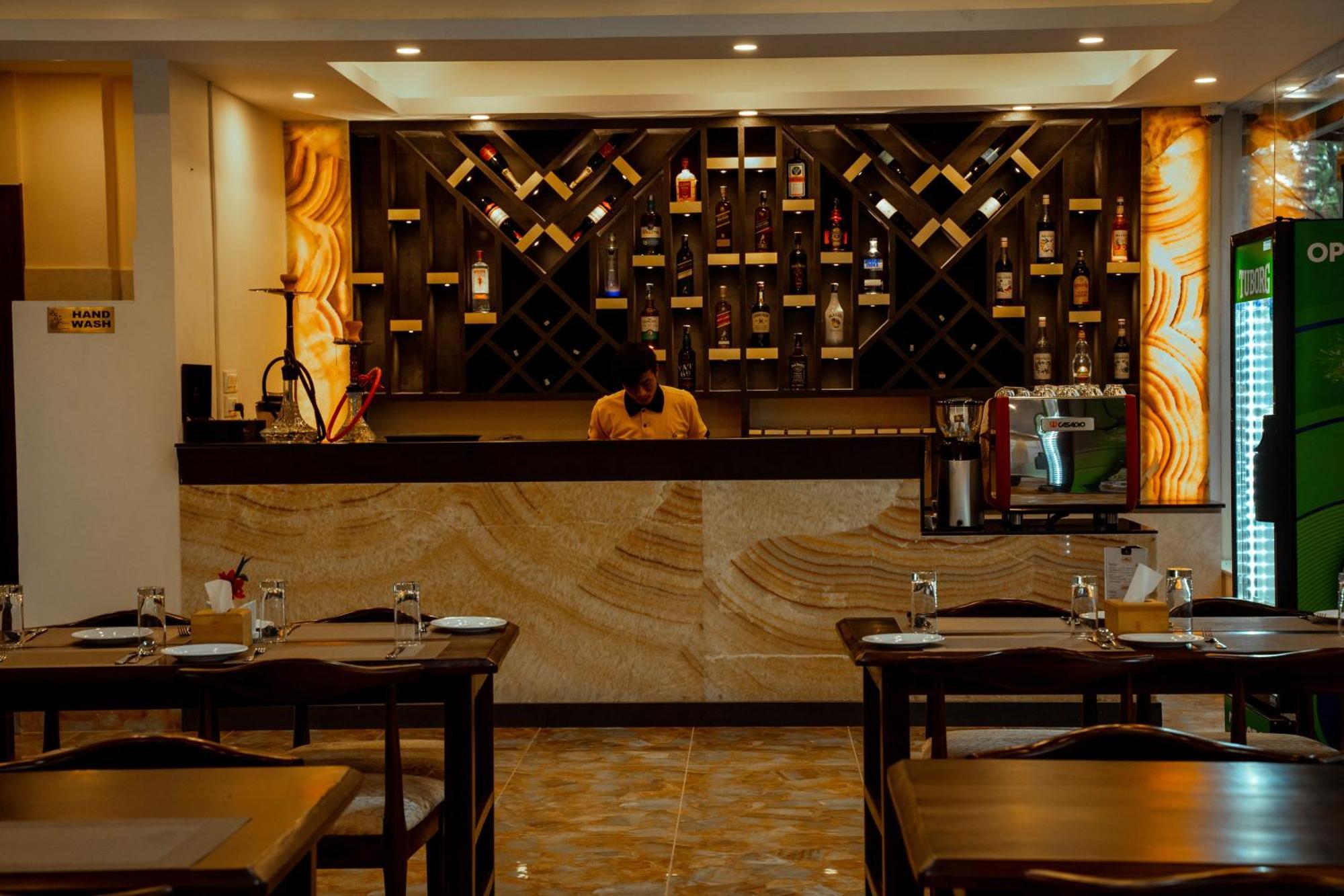 Hotel Black Diamond - Transit Point Inside 4*
