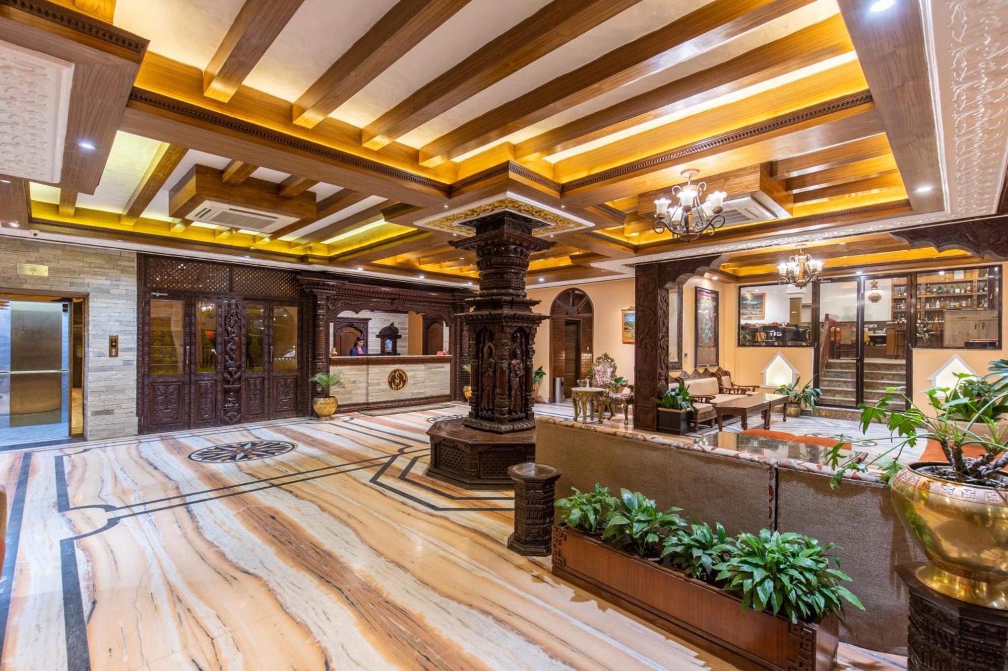 Manang Hotel 4*