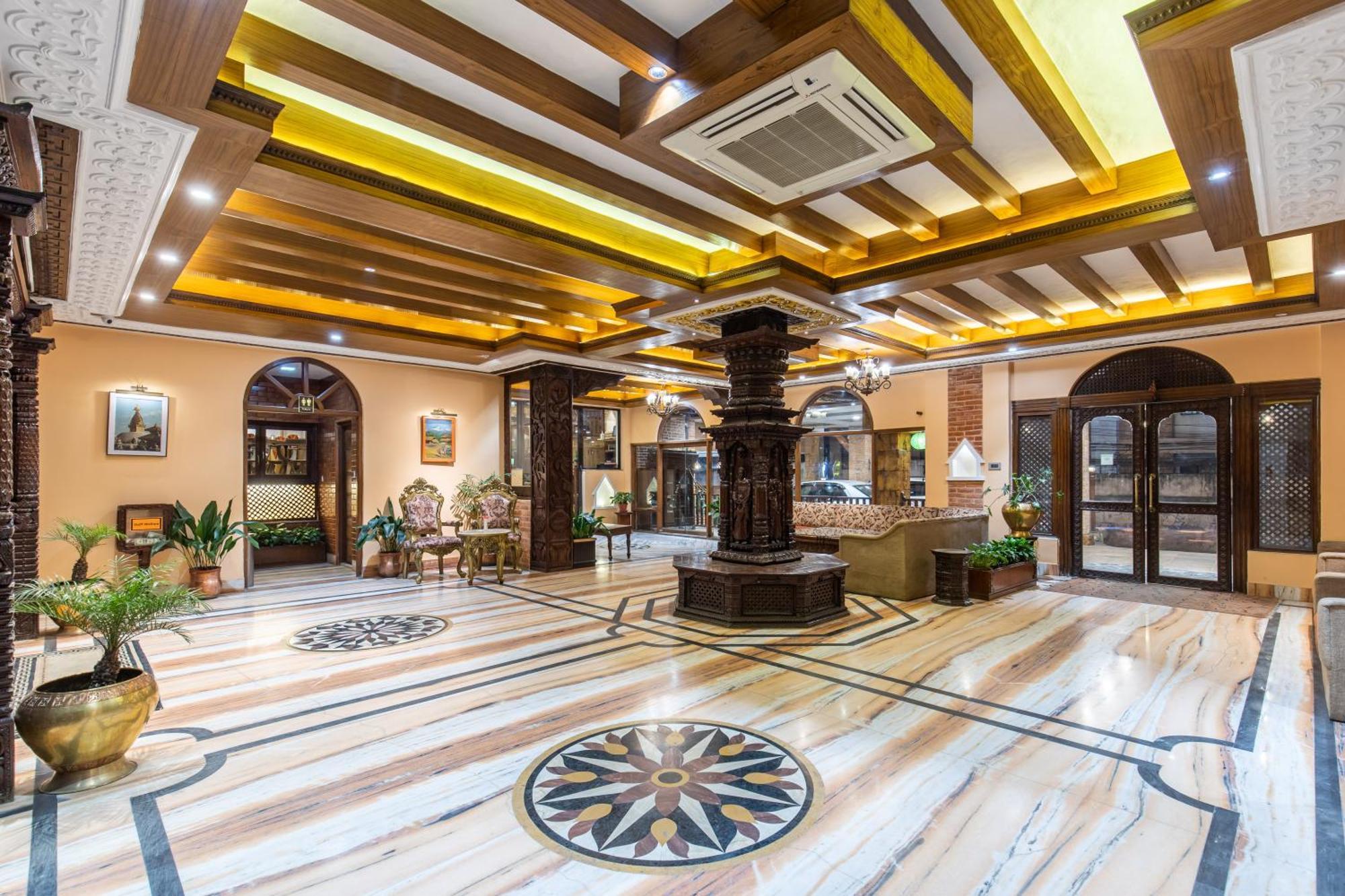 Hotel Manang 4*