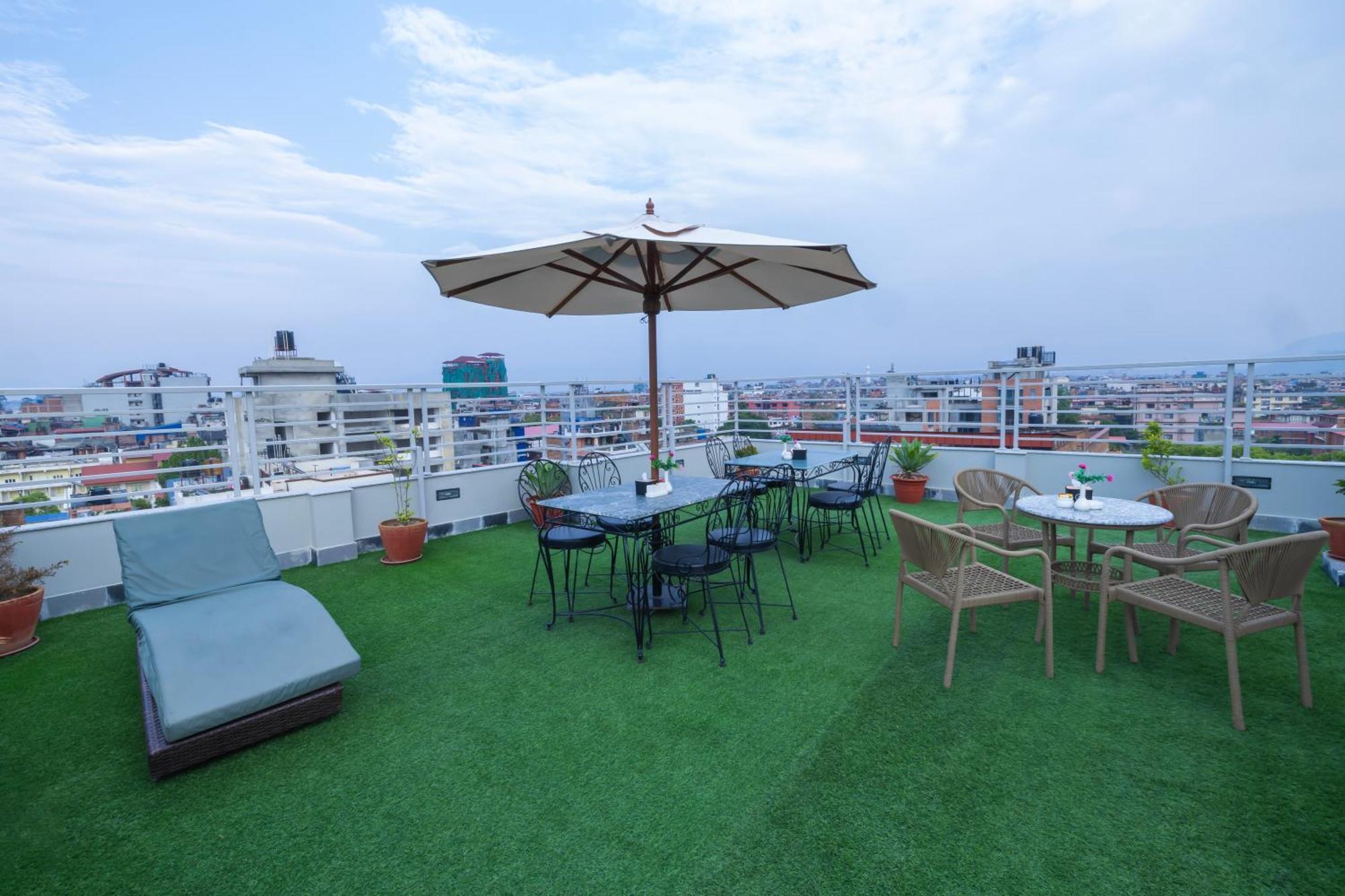 Divine Hotel 3*
