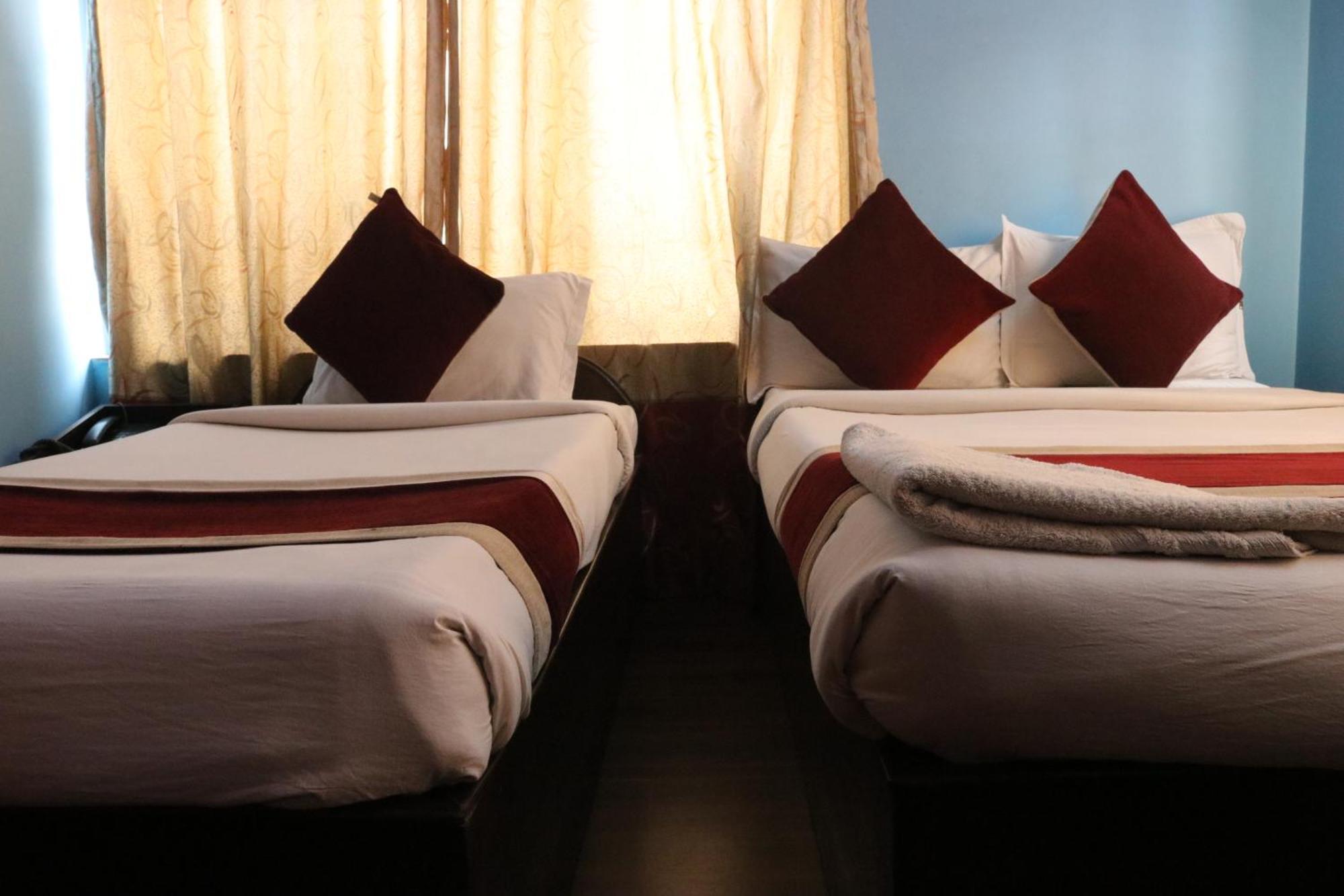 Hotel Pashupati Plaza *
