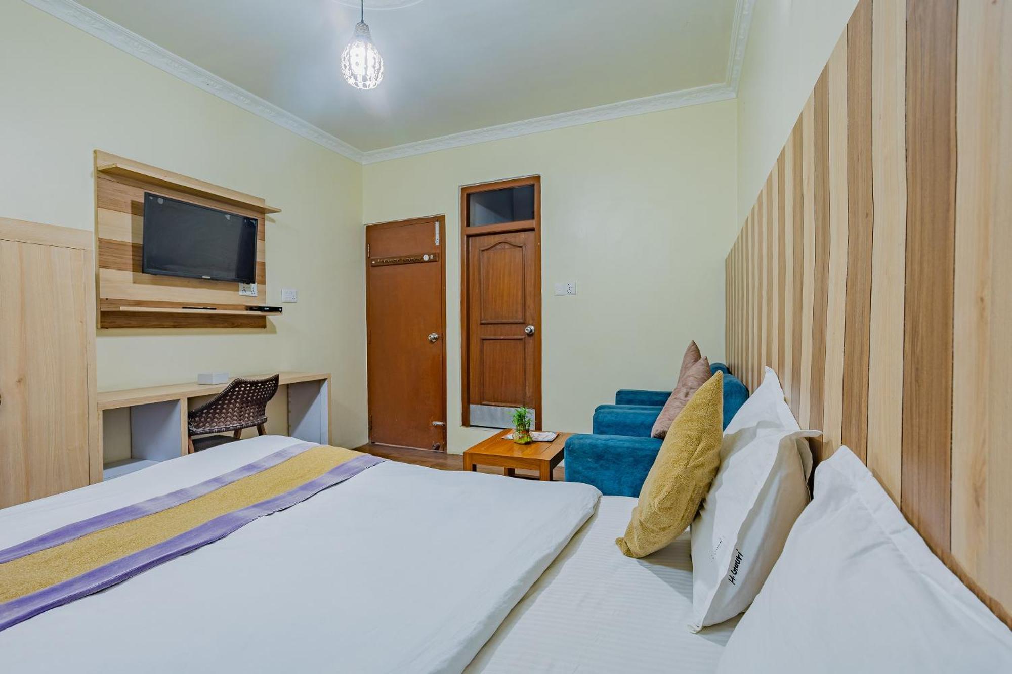Oyo 821 Gauri Hotel *