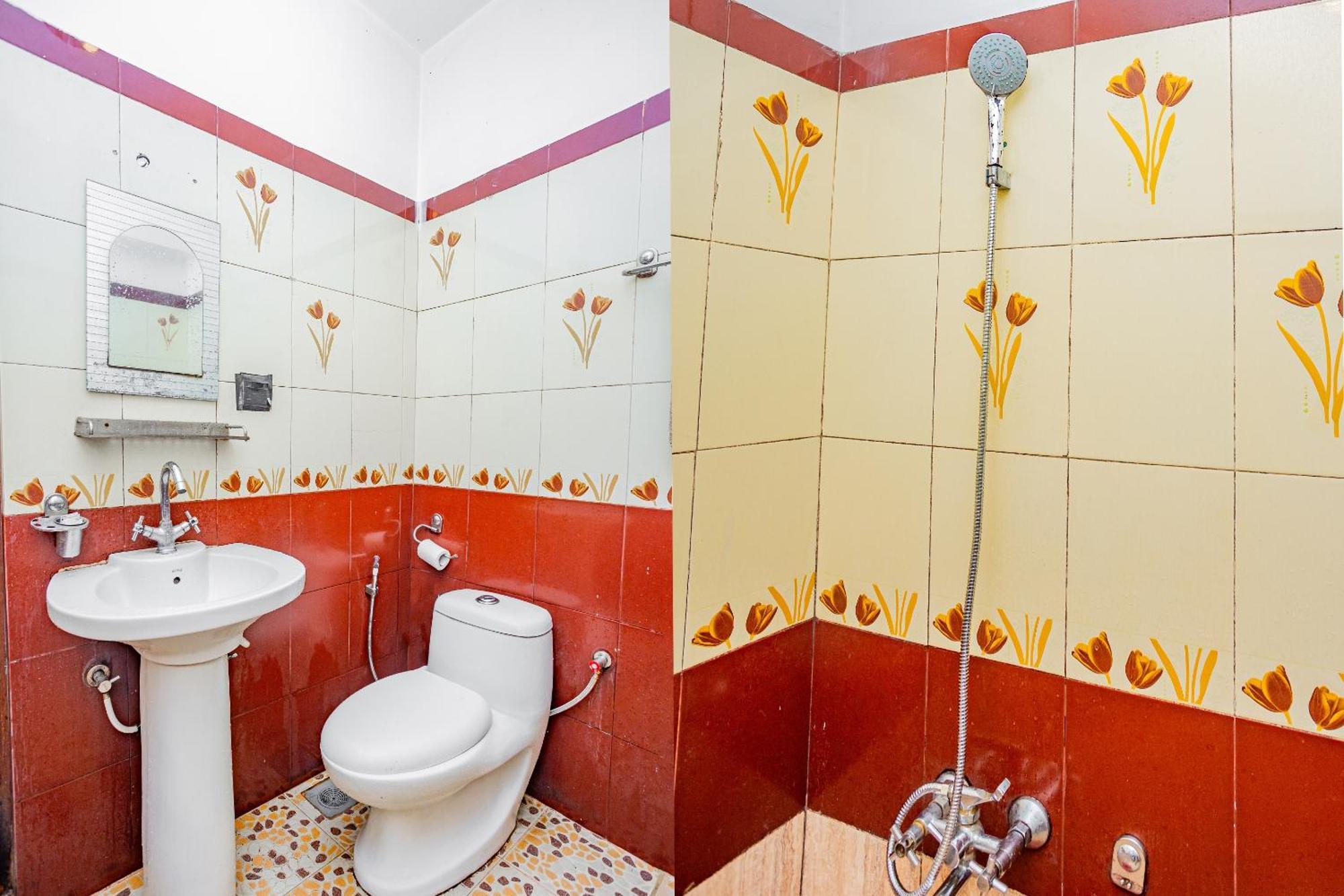 Hotel Oyo 821 Gauri *
