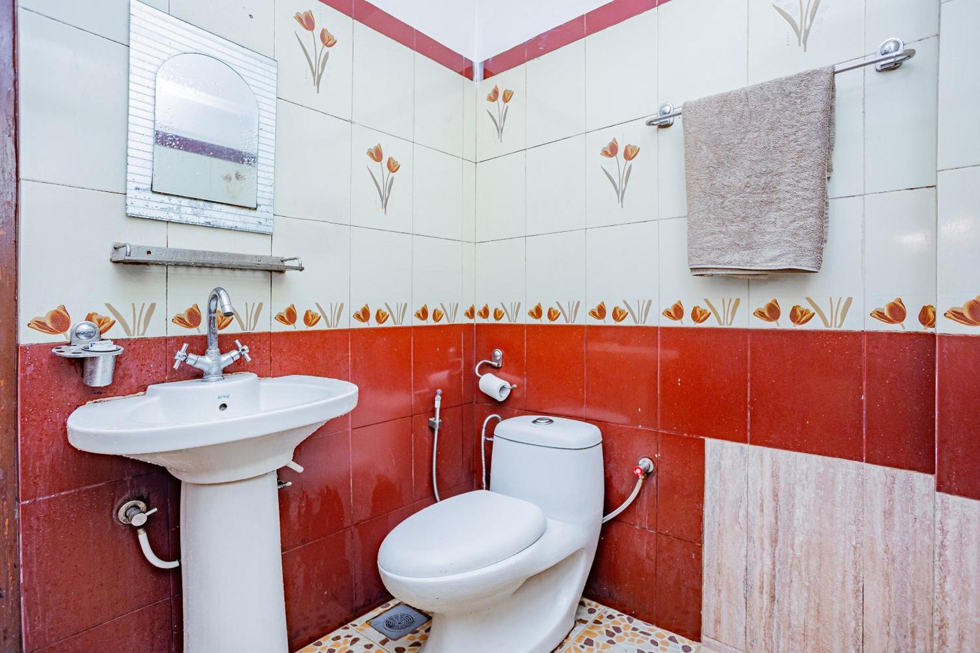 Oyo 821 Gauri Hotel