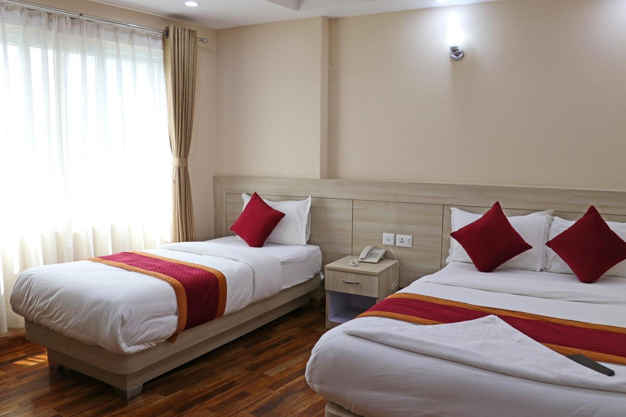 Aaradhya Hotel