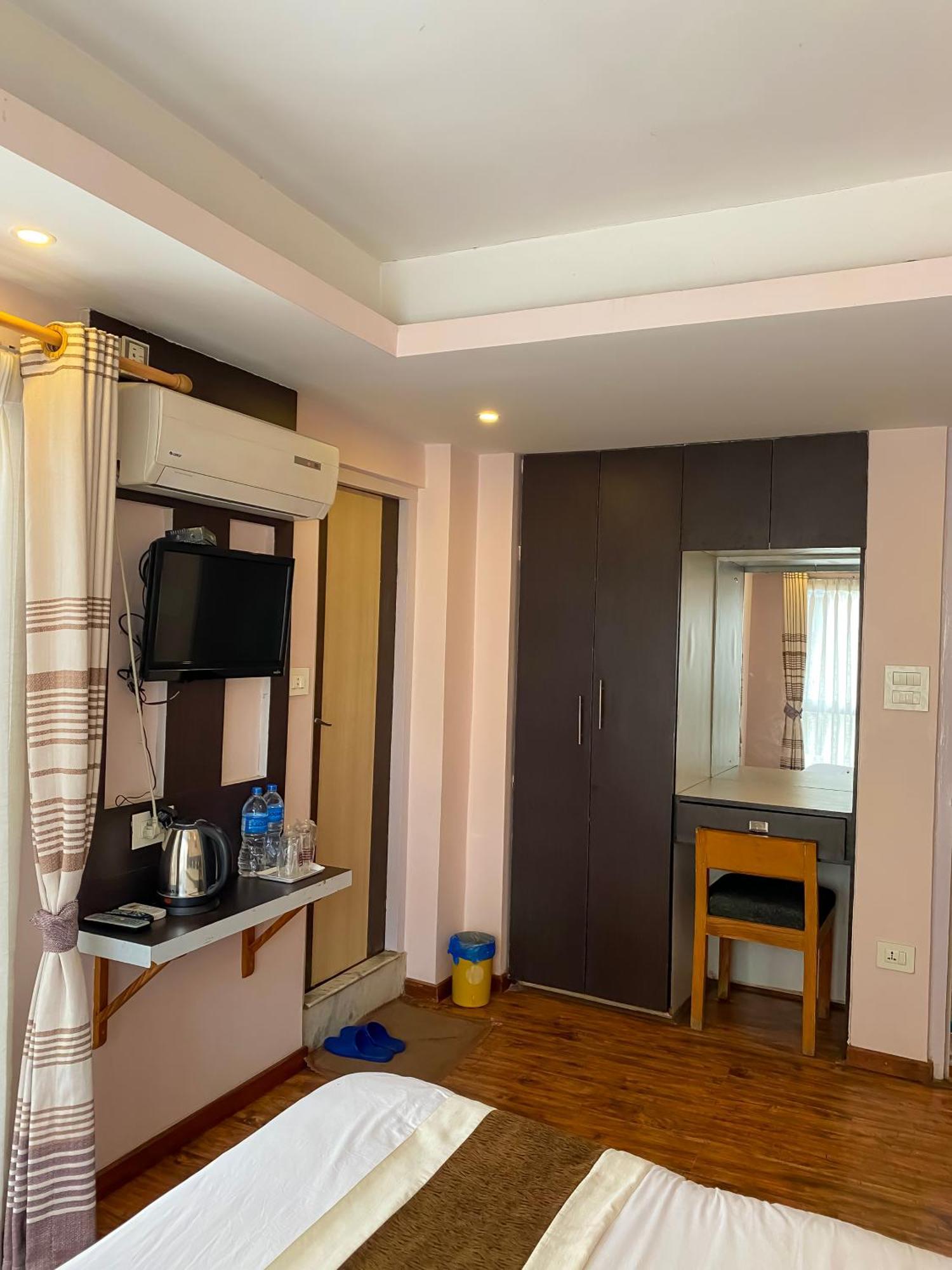 Bed & Breakfast Lemon Tree Pvt. Ltd