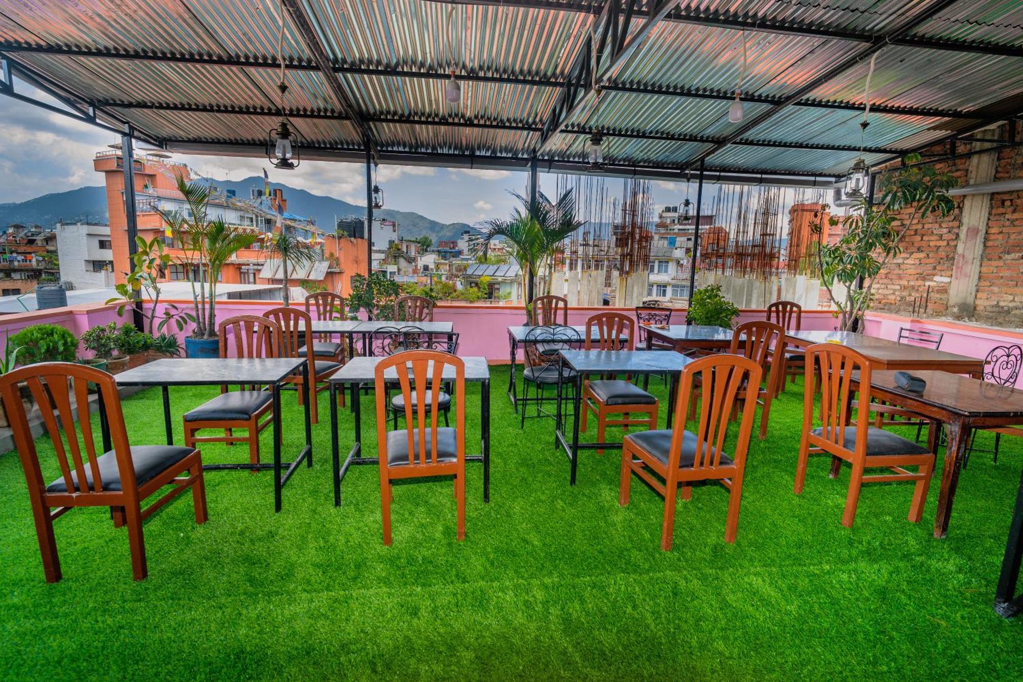 Hotel Karma Travellers 3*