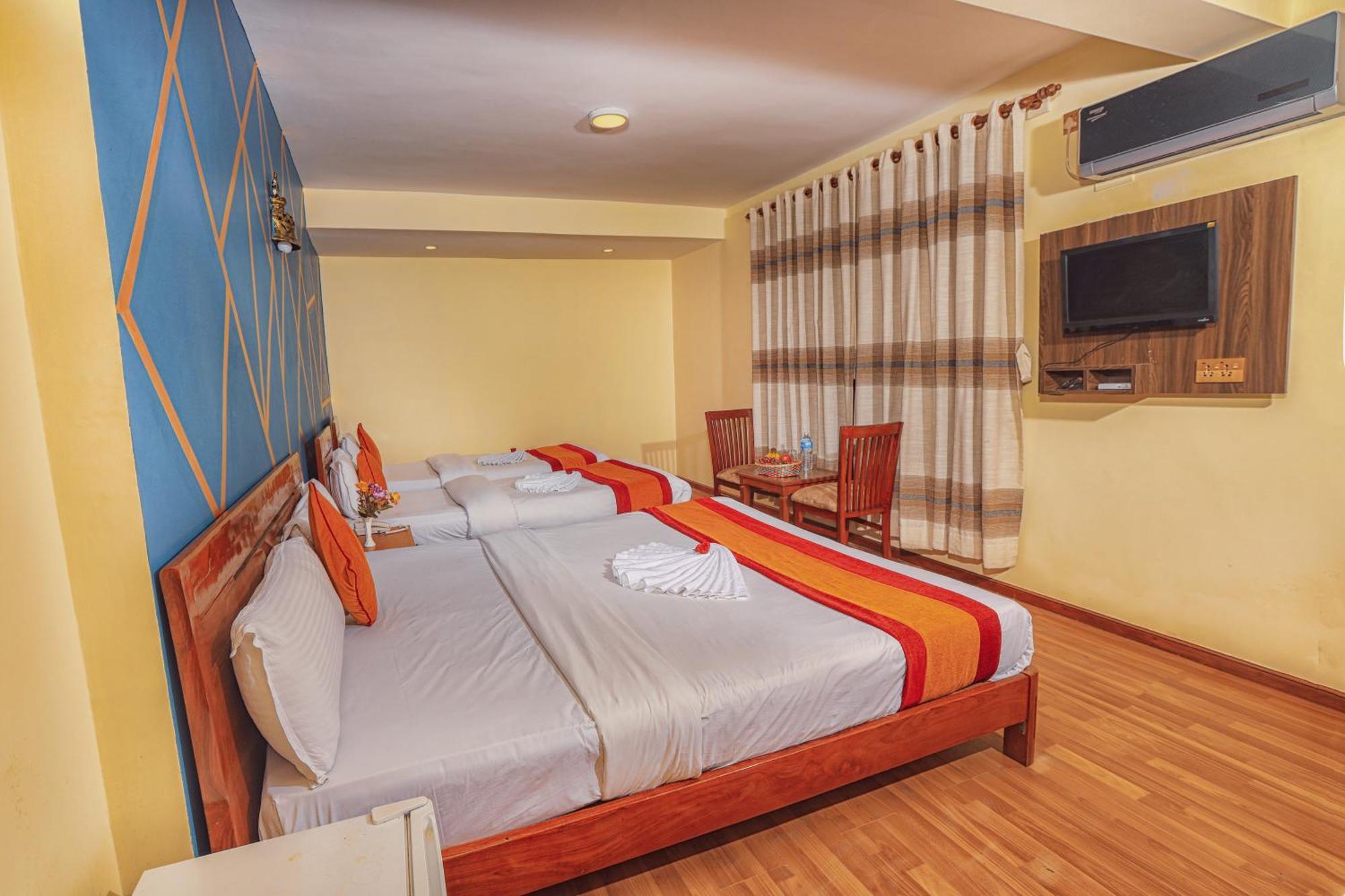 Royal Kings Hotel 3*