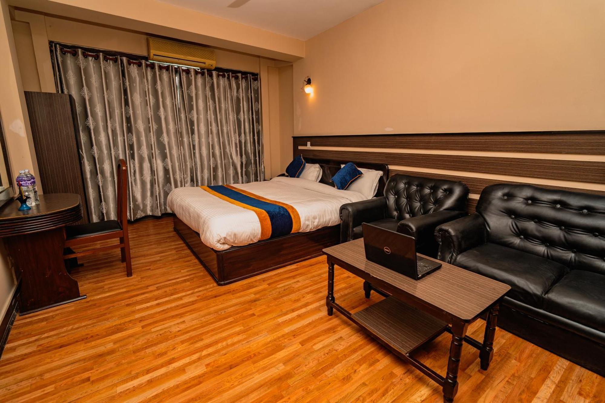 Hotel Karma Travellers 3*
