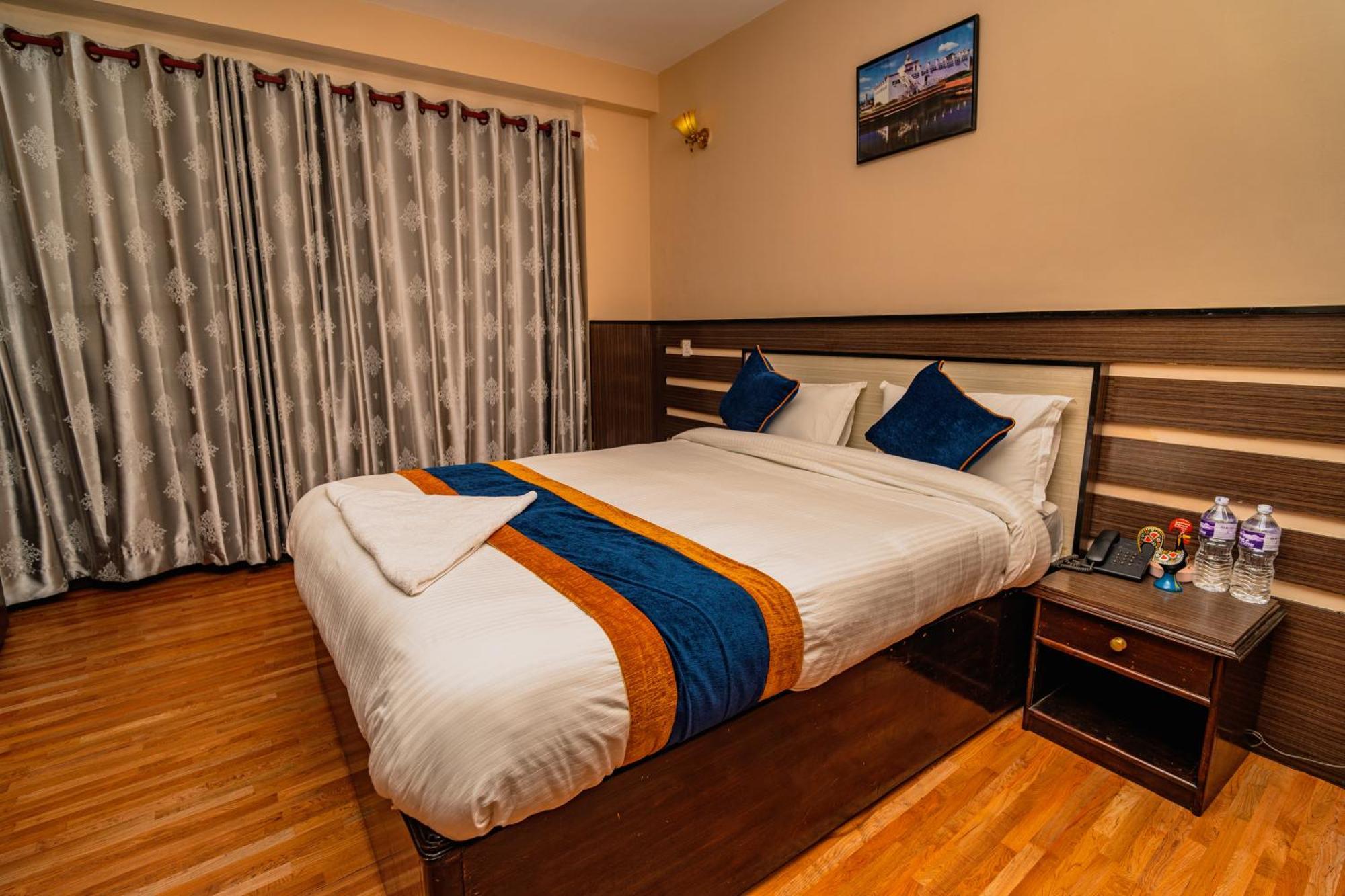 Karma Travellers Hotel 3*