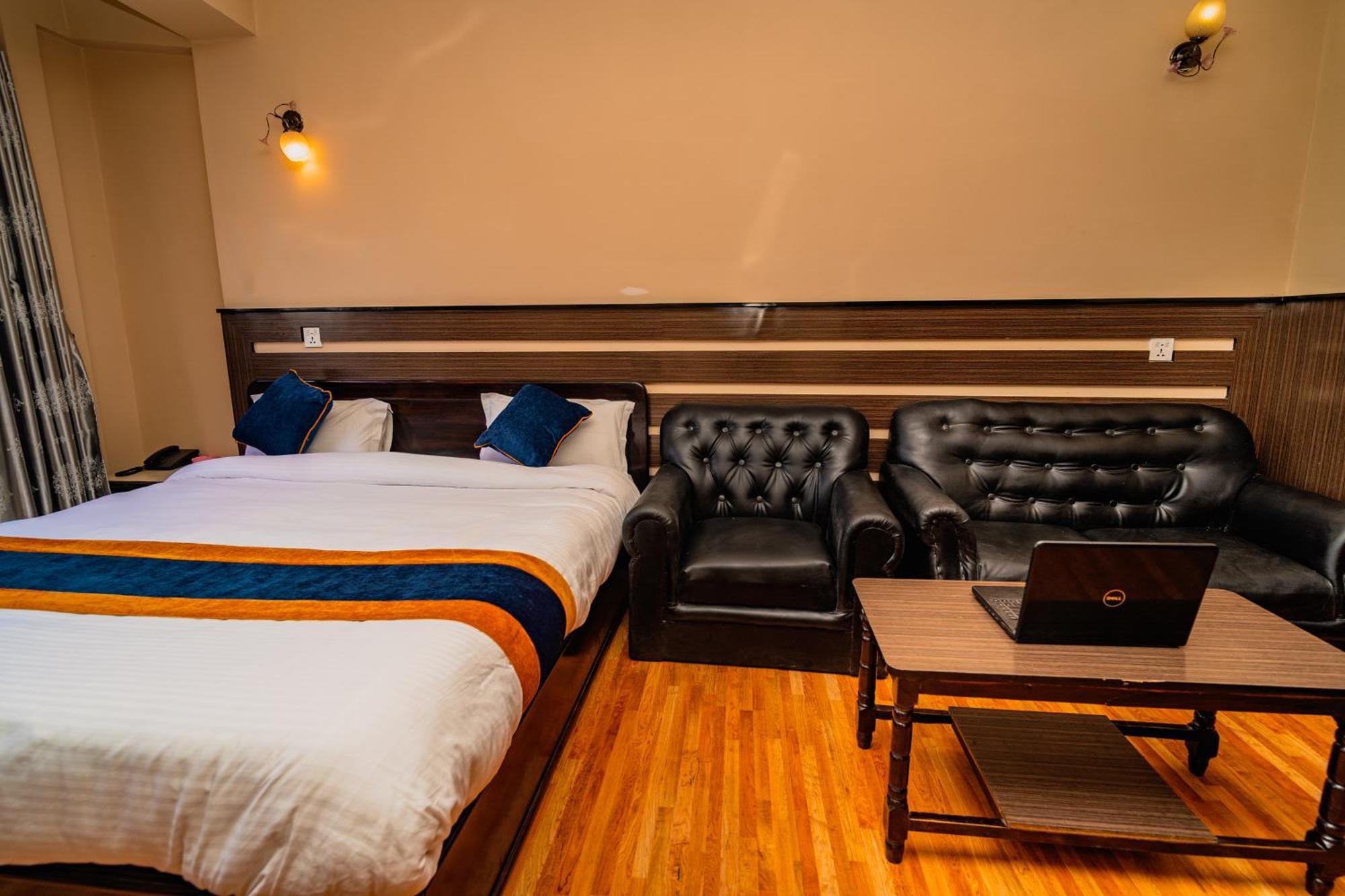 Hotel Karma Travellers