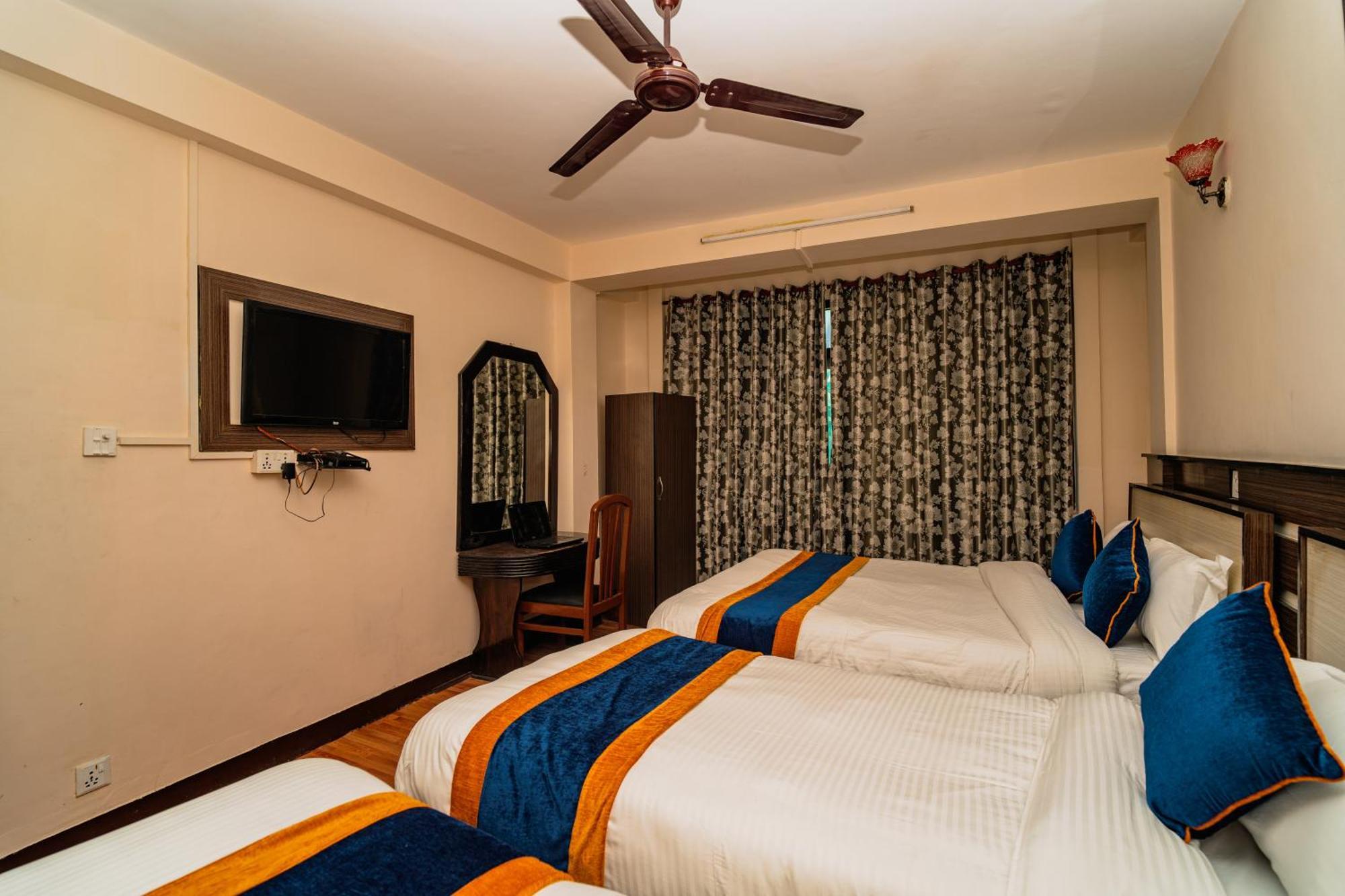 Karma Travellers Hotel 3*