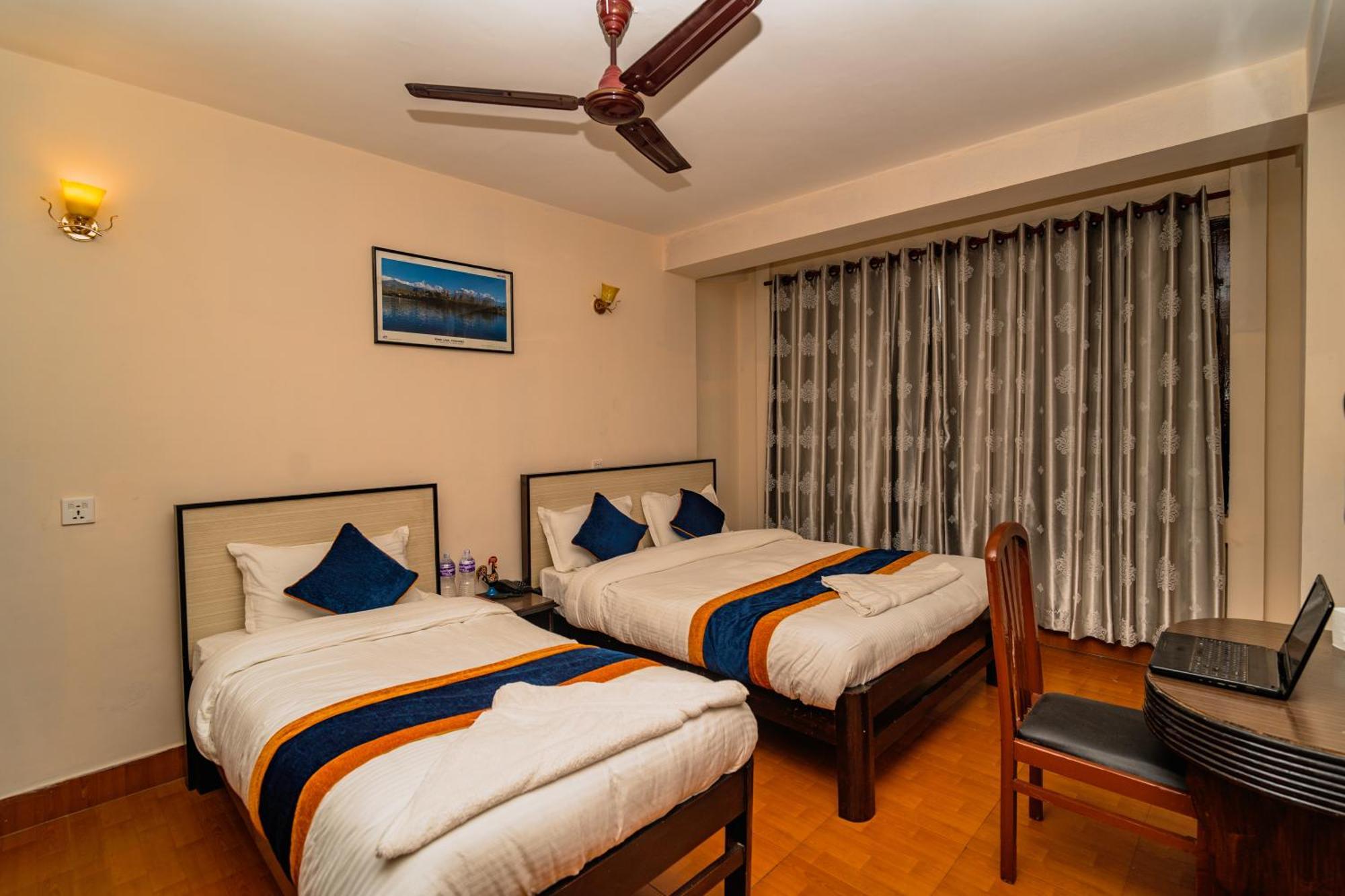 Hotel Karma Travellers 3*