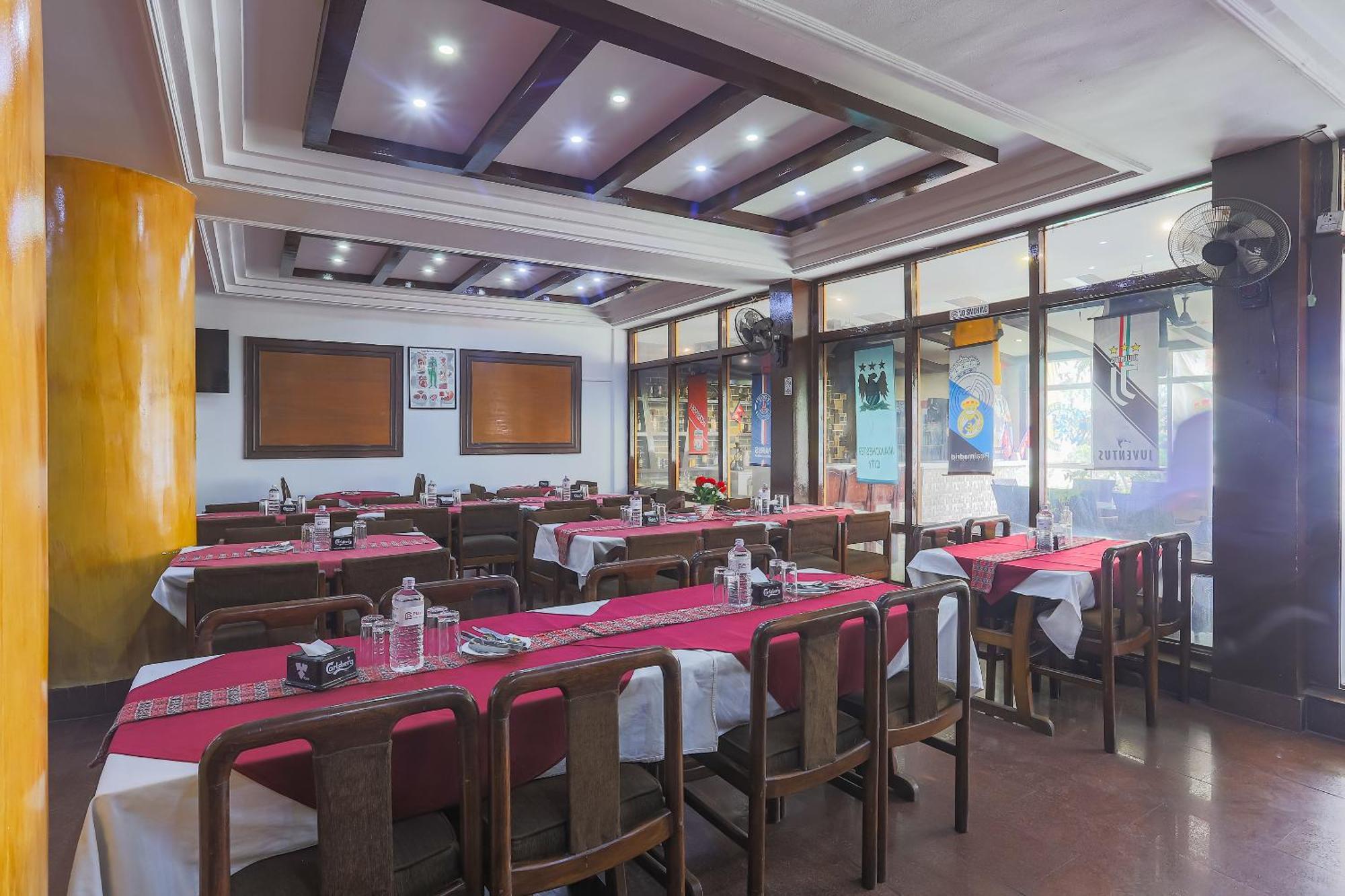 Crown Plaza 3* Kathmandu