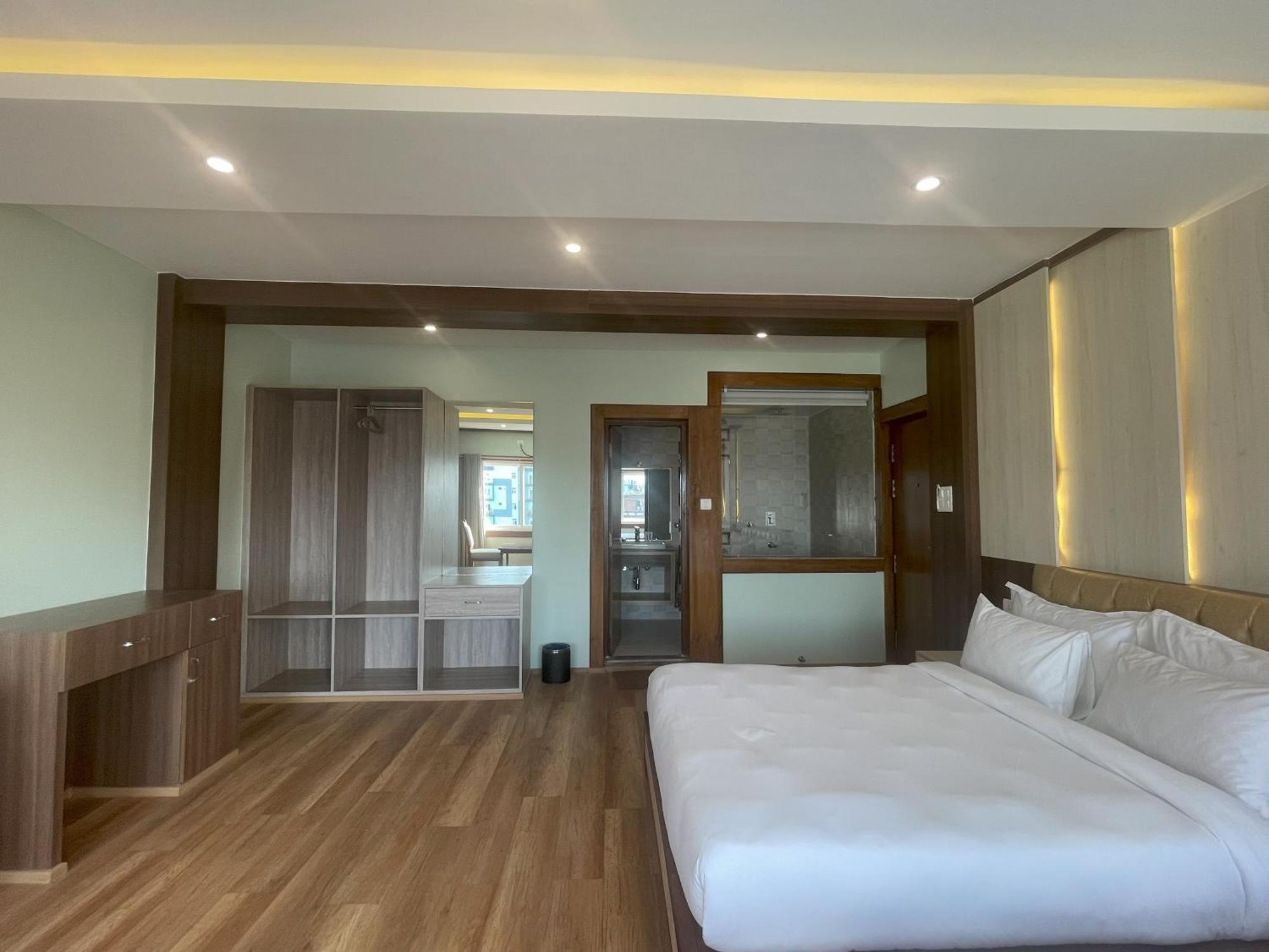 Bayberry - Near Tribhuvan International Airport 4*