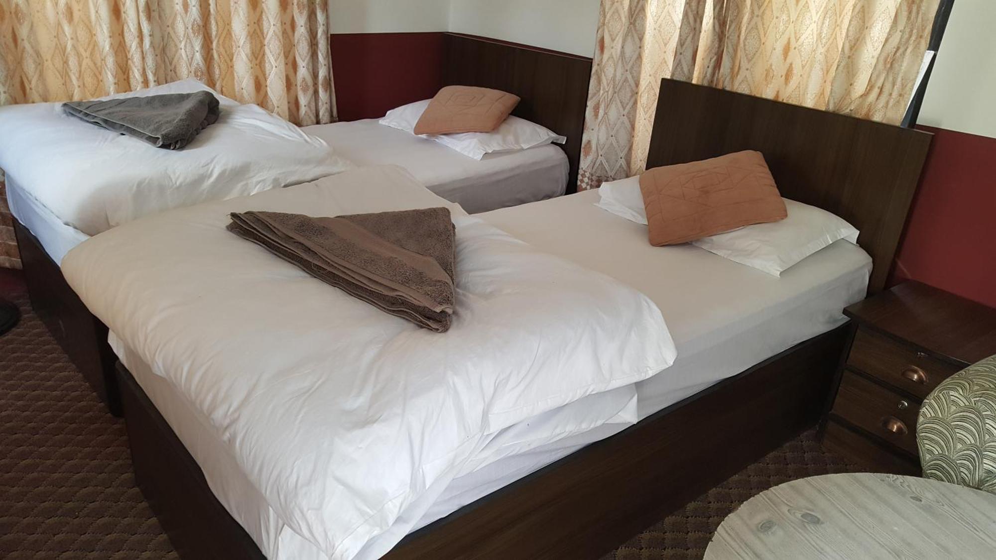 Royal Tourist House Bed & Breakfast 2*