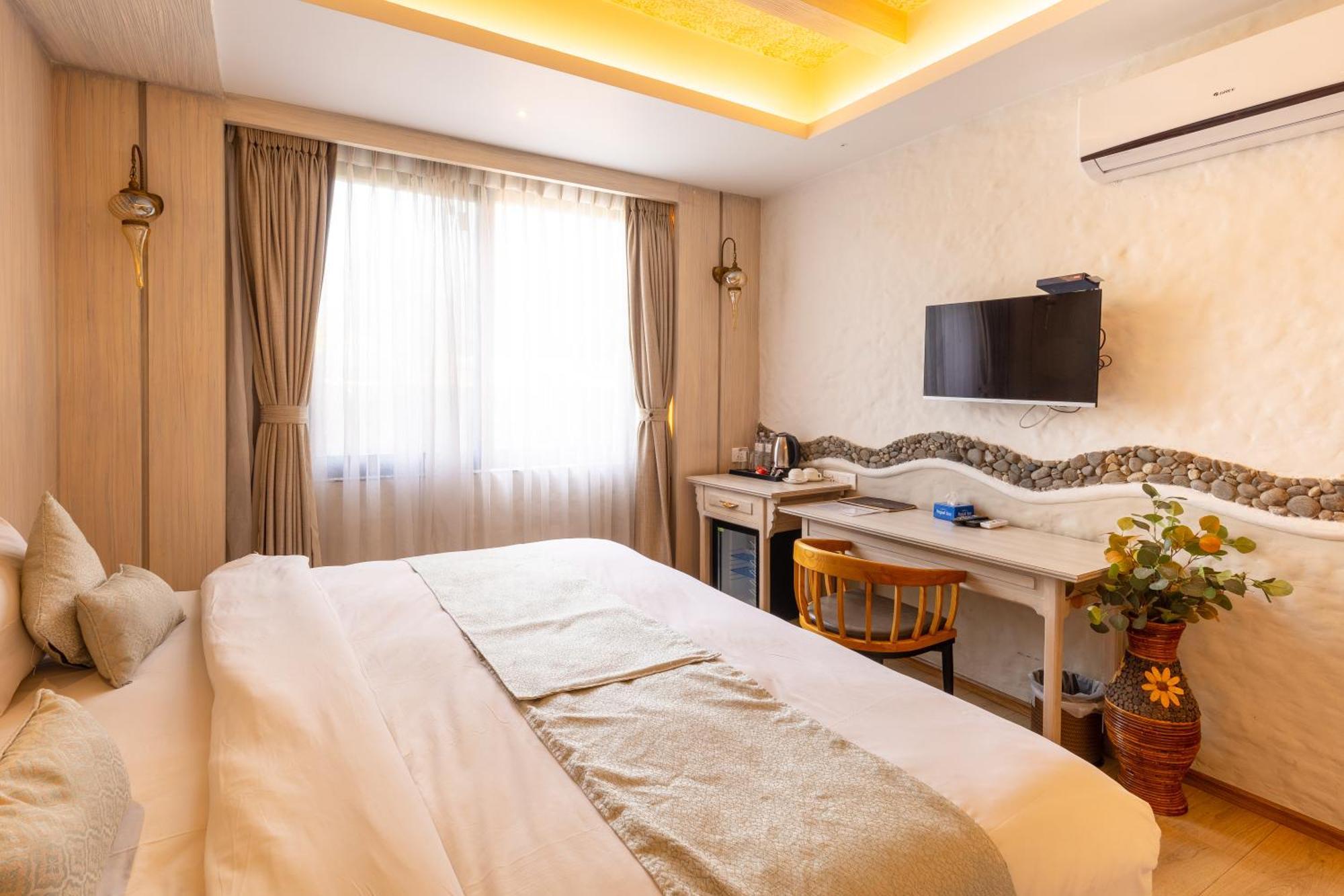 Arushi Boutique Hotel
