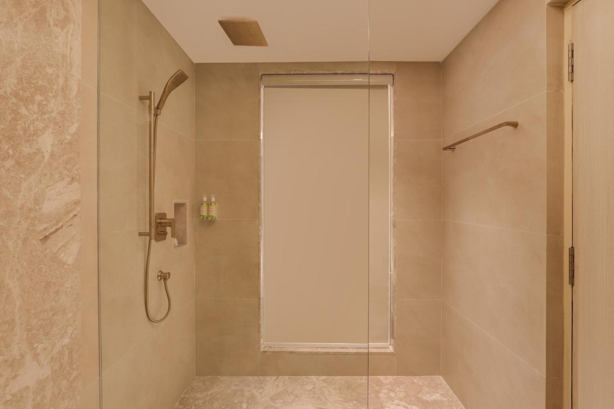 Lemon Tree Premier Budhanilkantha Kathmandu, Nepal Hotel 5*