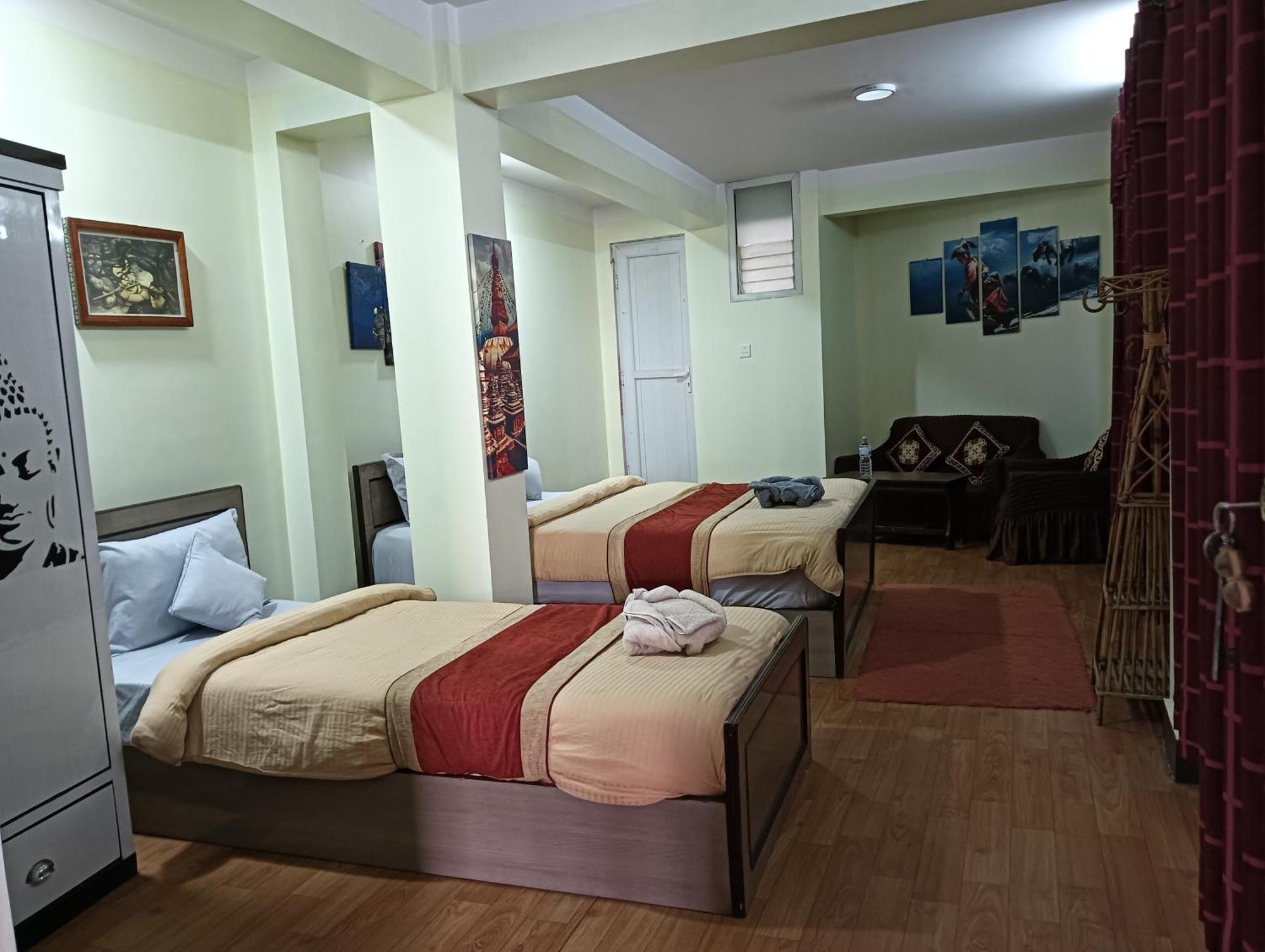 Pristine Hotel *